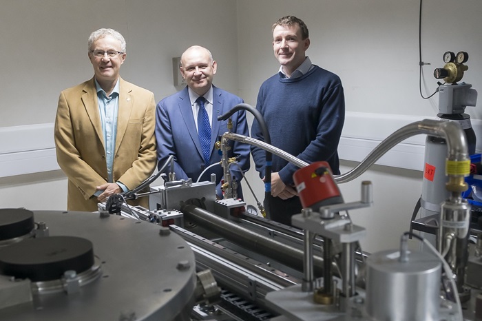 Pictured (l-r) at the UCD Conway Institute are; Dr Dimitri Scholz, Director of Biological Imaging, UCD Conway Institute; Professor Jeremy Simpson, Dean of Science and Principal, UCD College of Science and Dr Kenneth Fahy, Vice-President for Product Management, SiriusXT